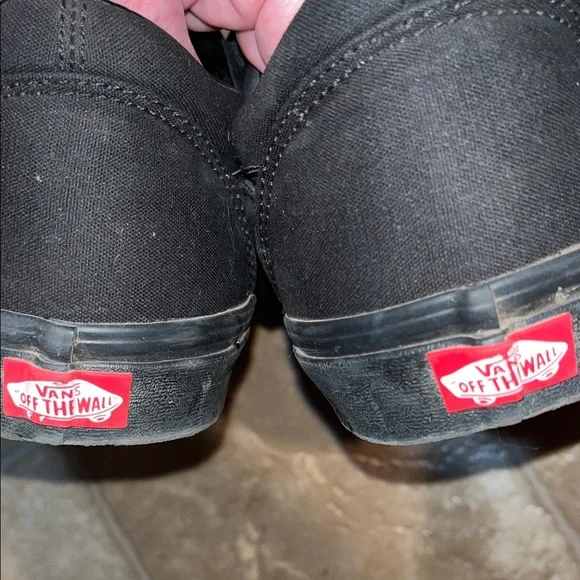 Vans Men's Classic Black Sneakers - Picture 3 of 8